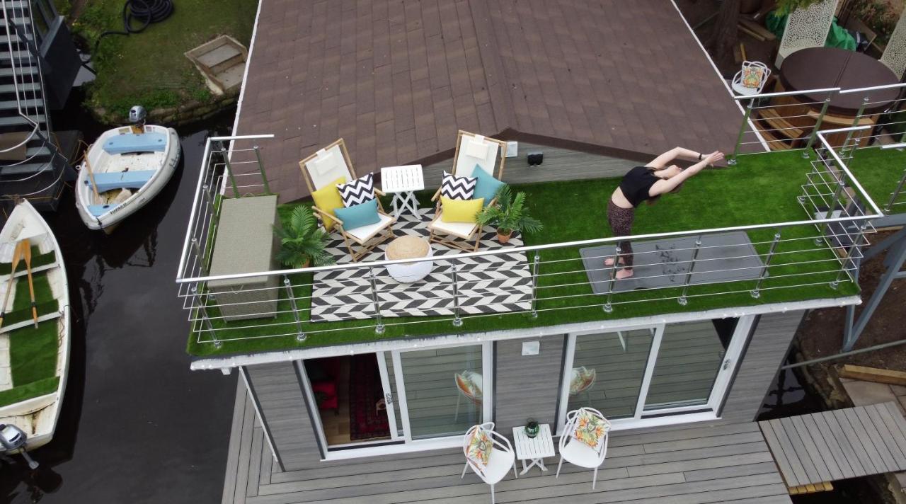 Tulana Taggs - Floating Home On Idyllic Island Hampton Hill Exterior foto